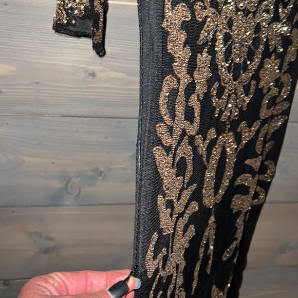 Beautiful vintage black dress with gold sequins - Picture 11 of 11